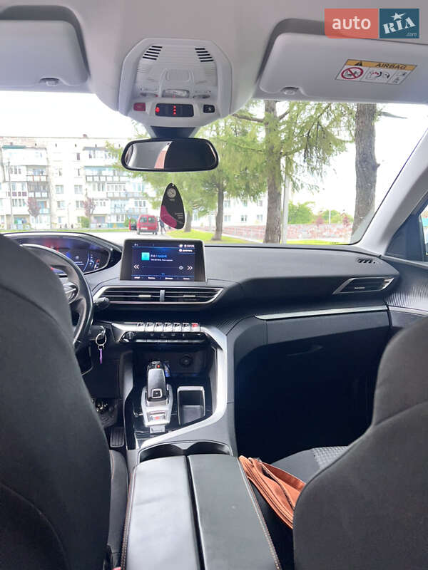 Внедорожник / Кроссовер Peugeot 3008 2018 в Луцке