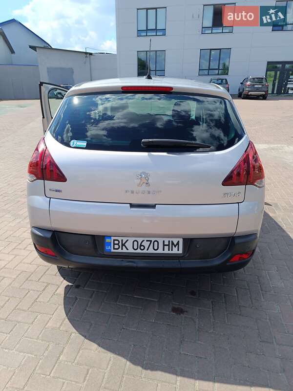 Внедорожник / Кроссовер Peugeot 3008 2015 в Ровно