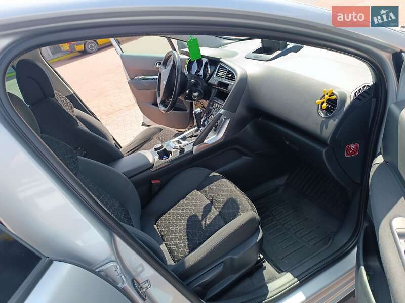 Внедорожник / Кроссовер Peugeot 3008 2015 в Ровно