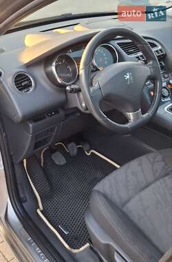 Внедорожник / Кроссовер Peugeot 3008 2011 в 