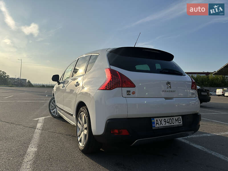 Позашляховик / Кросовер Peugeot 3008 2012 в Харкові