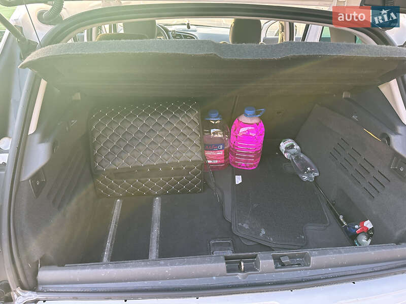 Позашляховик / Кросовер Peugeot 3008 2012 в Харкові