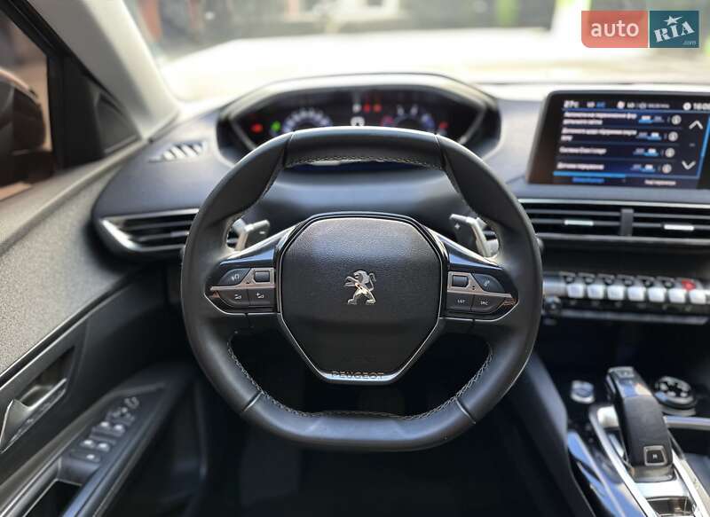 Внедорожник / Кроссовер Peugeot 3008 2017 в Киеве