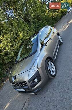 Внедорожник / Кроссовер Peugeot 3008 2010 в Ровно