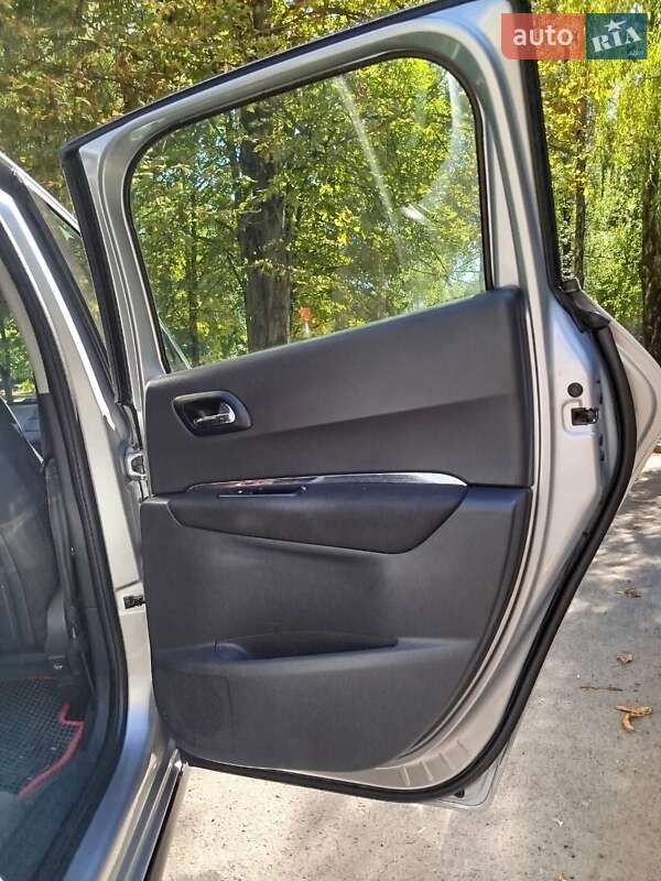 Позашляховик / Кросовер Peugeot 3008 2011 в Кам'янському