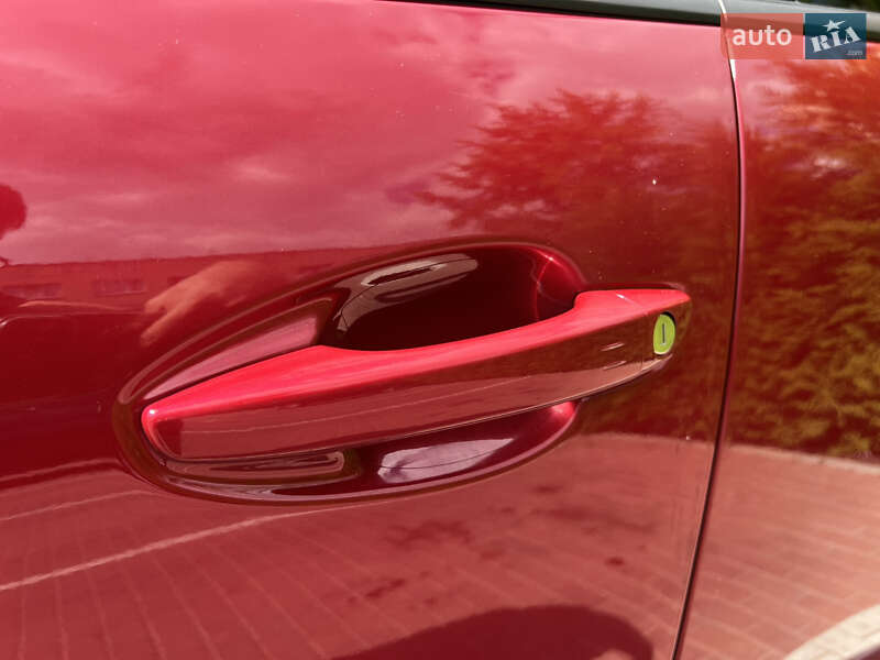 Позашляховик / Кросовер Peugeot 3008 2018 в Черкасах