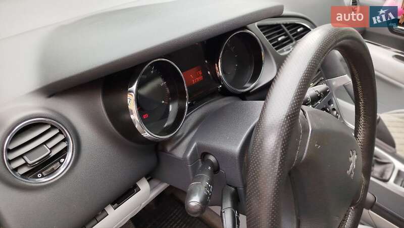 Позашляховик / Кросовер Peugeot 3008 2010 в Хмельницькому