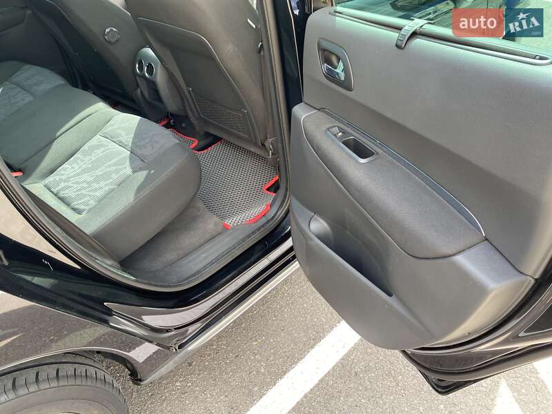 Позашляховик / Кросовер Peugeot 3008 2010 в Вінниці