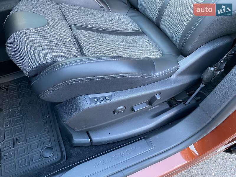 Позашляховик / Кросовер Peugeot 3008 2017 в Києві