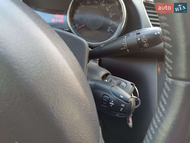 Позашляховик / Кросовер Peugeot 3008 2011 в Калуші