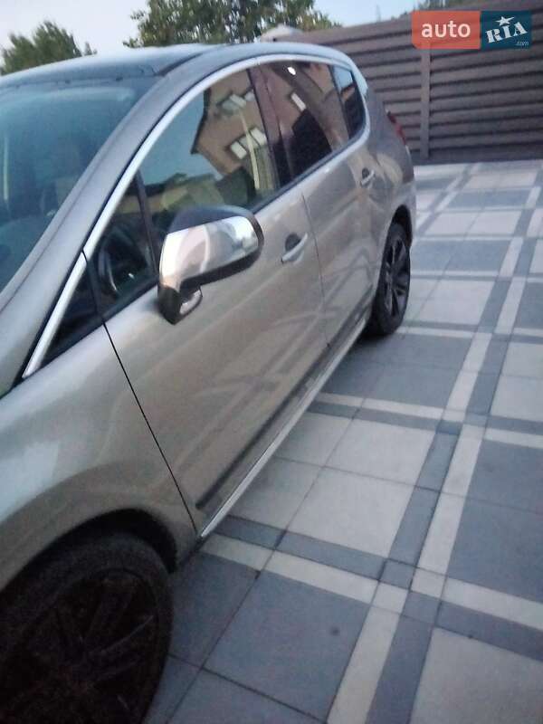 Хэтчбек Peugeot 3008 2013 в Тернополе