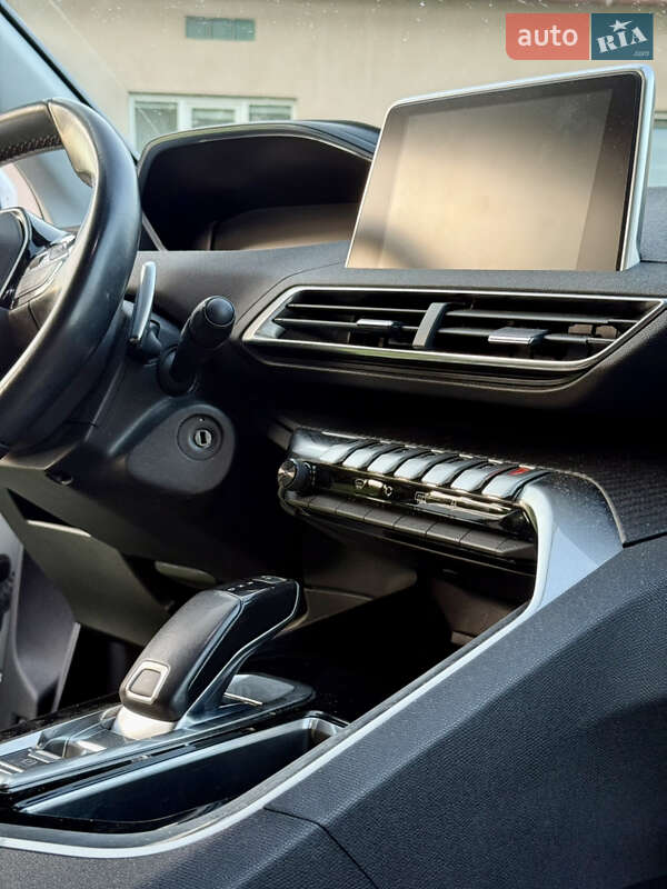 Позашляховик / Кросовер Peugeot 3008 2017 в Львові