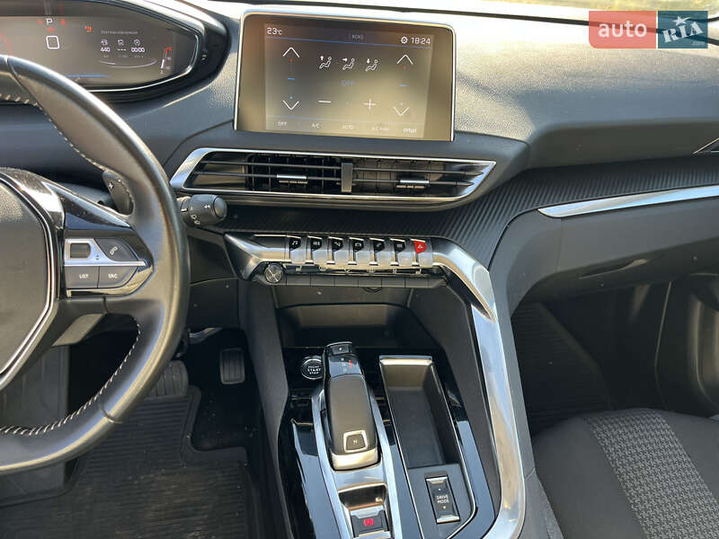 Внедорожник / Кроссовер Peugeot 3008 2021 в Киеве