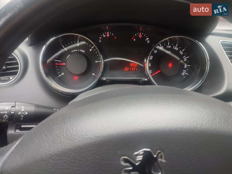Позашляховик / Кросовер Peugeot 3008 2011 в Львові