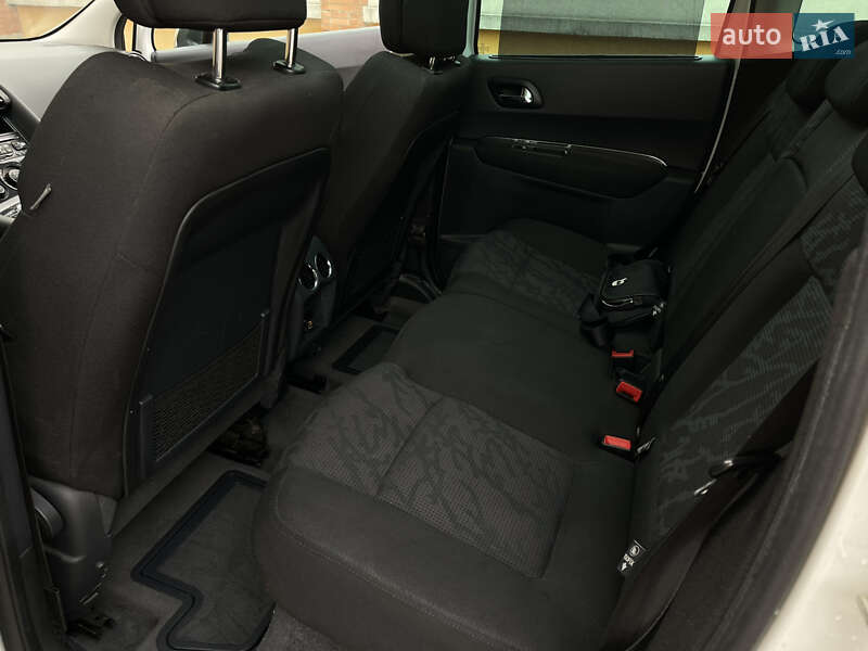 Позашляховик / Кросовер Peugeot 3008 2011 в Коломиї