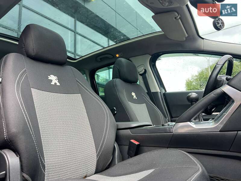 Позашляховик / Кросовер Peugeot 3008 2011 в Івано-Франківську