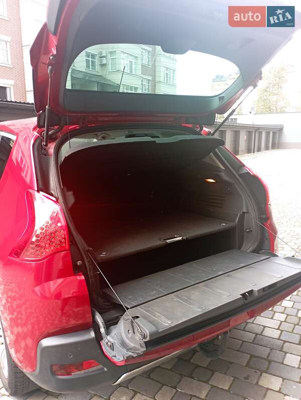 Позашляховик / Кросовер Peugeot 3008 2011 в Івано-Франківську