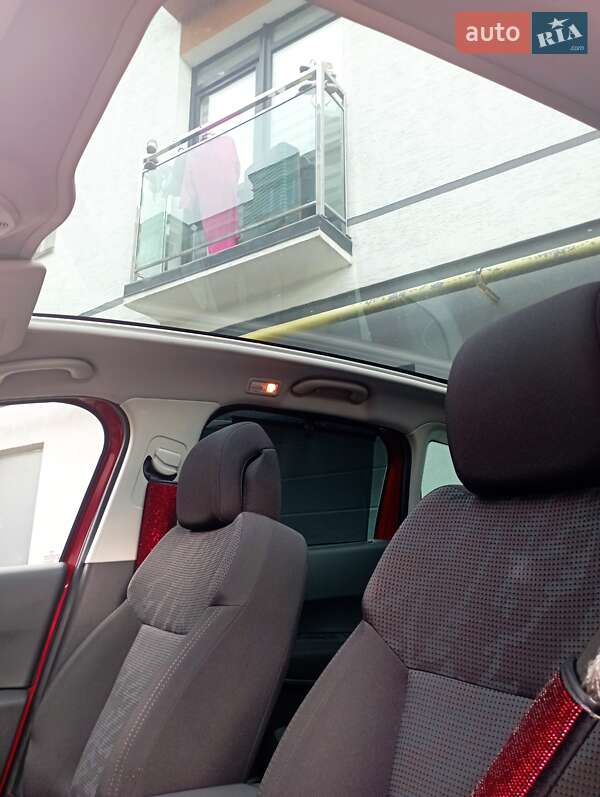 Позашляховик / Кросовер Peugeot 3008 2011 в Івано-Франківську