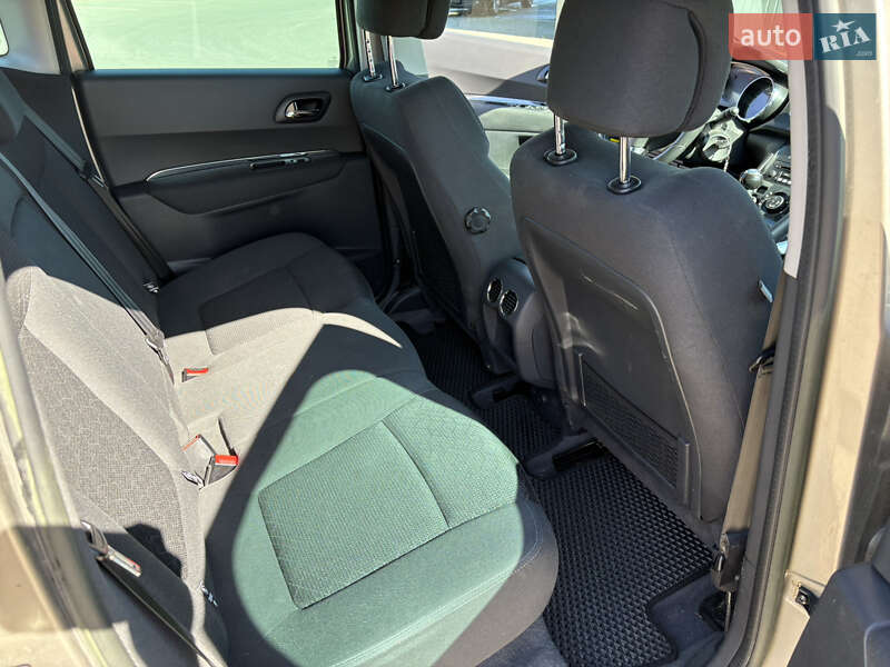 Позашляховик / Кросовер Peugeot 3008 2014 в Пустомитах