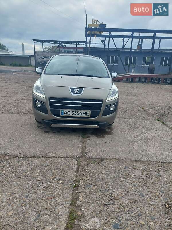 Позашляховик / Кросовер Peugeot 3008 2013 в Нововолинську