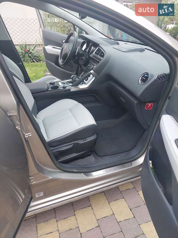 Позашляховик / Кросовер Peugeot 3008 2013 в Нововолинську