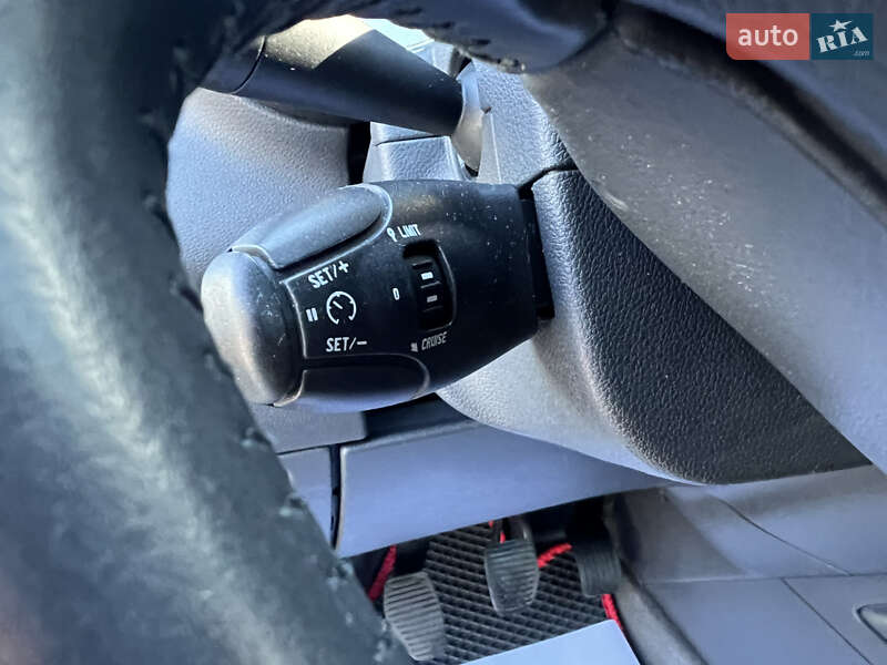 Позашляховик / Кросовер Peugeot 3008 2011 в Києві