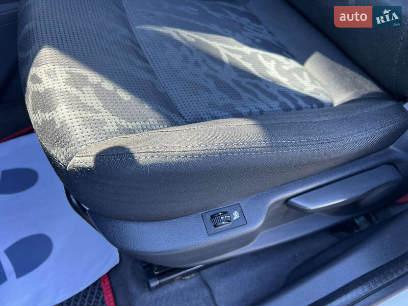 Позашляховик / Кросовер Peugeot 3008 2011 в Києві