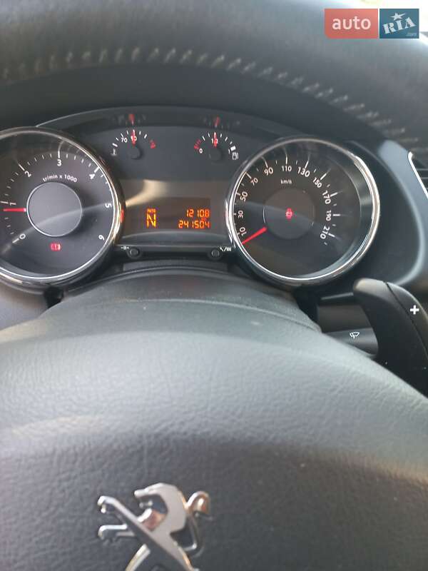 Внедорожник / Кроссовер Peugeot 3008 2014 в Ивано-Франковске