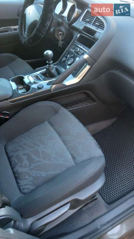 Позашляховик / Кросовер Peugeot 3008 2011 в Коломиї