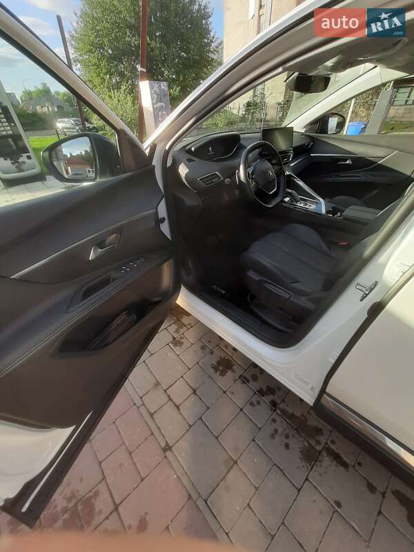 Позашляховик / Кросовер Peugeot 3008 2021 в Ужгороді