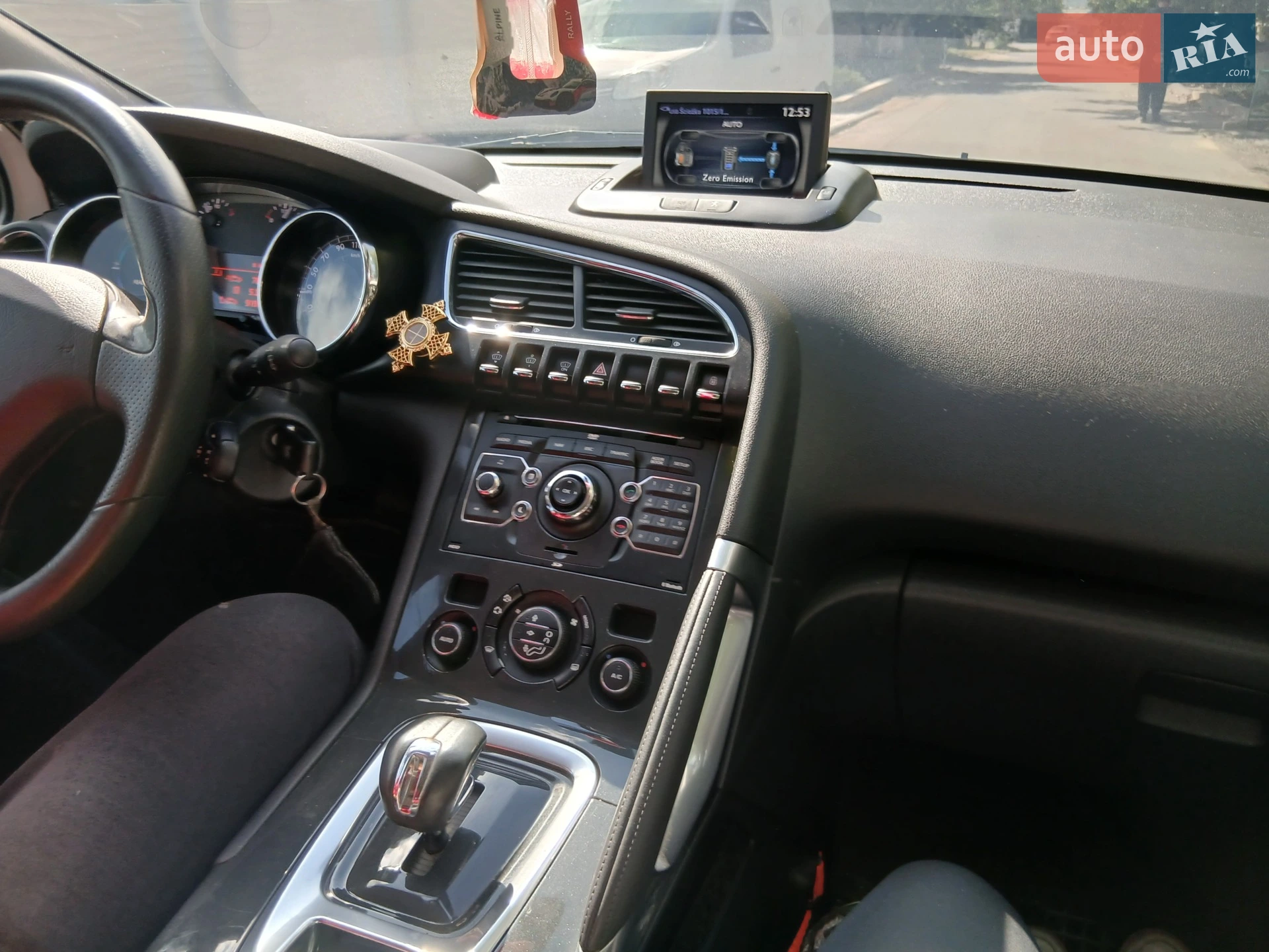 Peugeot 3008 2012 VIN VF3HURHC8CS233692 фото оголошення 7 з 13