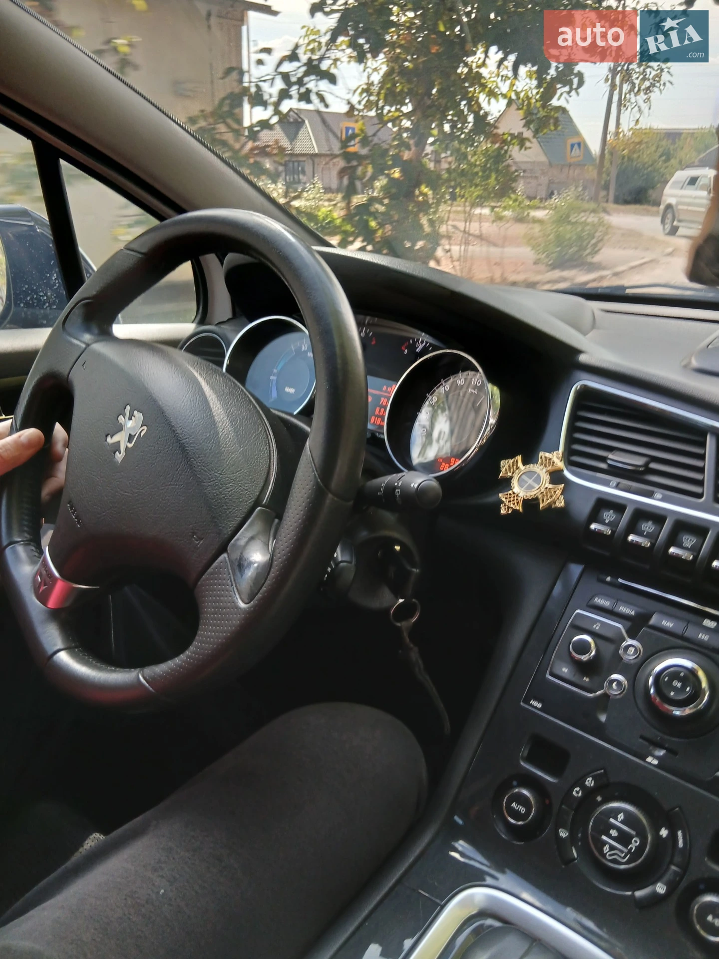 Peugeot 3008 2012 VIN VF3HURHC8CS233692 фото оголошення 8 з 13