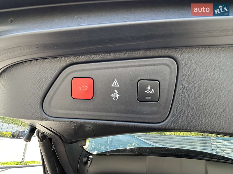 Позашляховик / Кросовер Peugeot 3008 2018 в Дніпрі