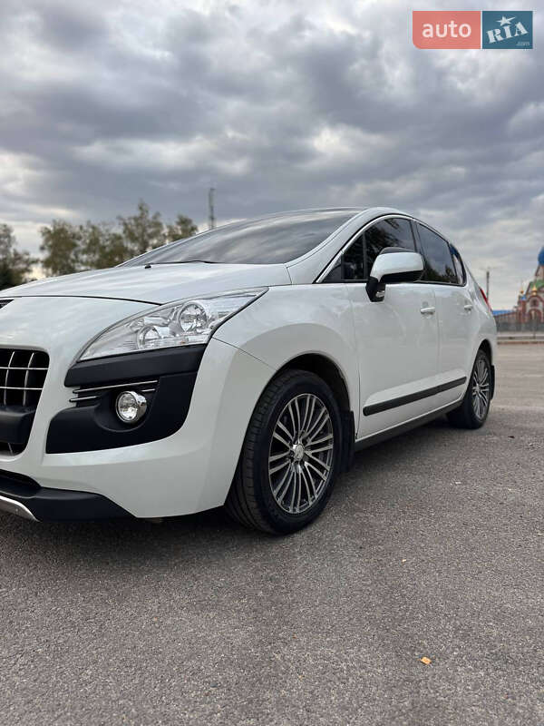 Позашляховик / Кросовер Peugeot 3008 2013 в Первомайську