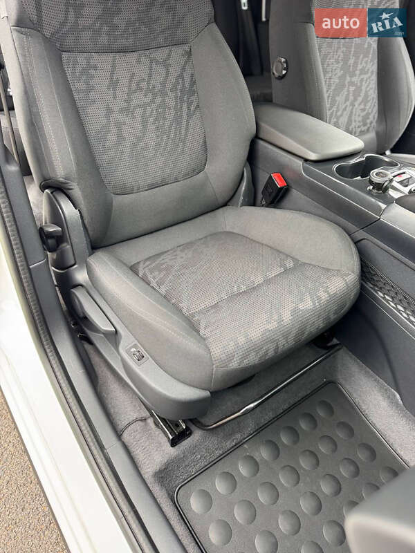 Позашляховик / Кросовер Peugeot 3008 2013 в Первомайську