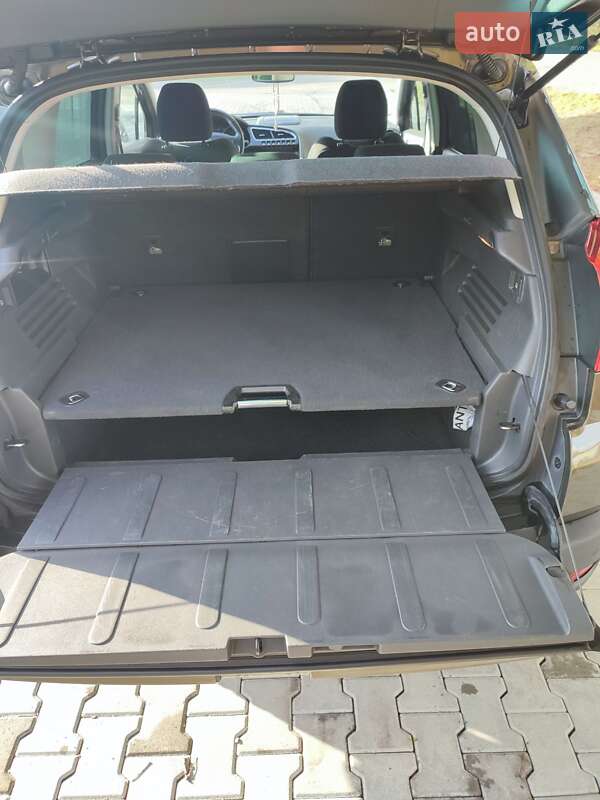 Позашляховик / Кросовер Peugeot 3008 2010 в Стрию