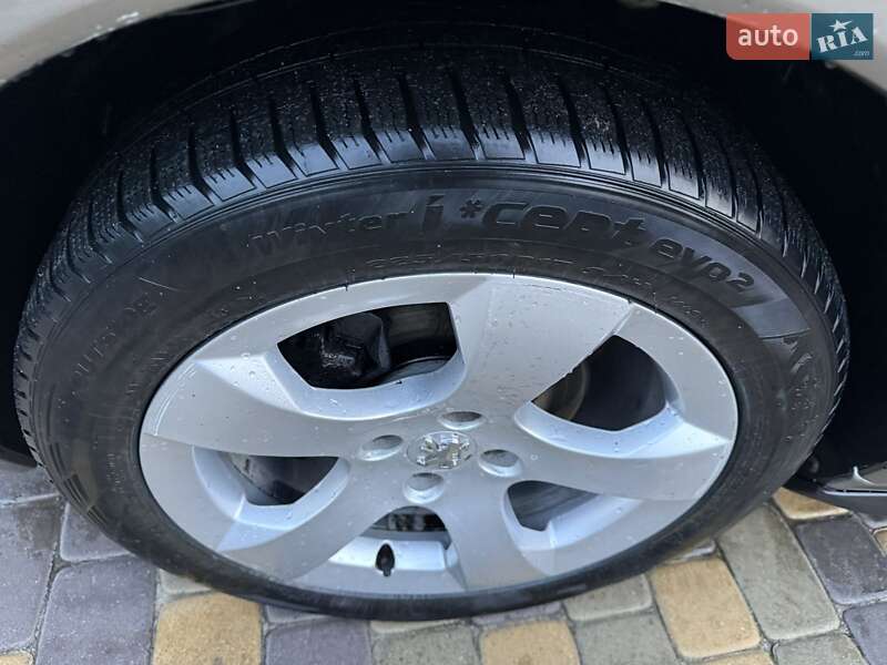 Позашляховик / Кросовер Peugeot 3008 2012 в Косові