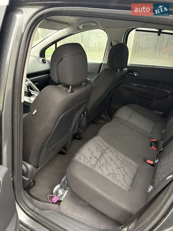 Позашляховик / Кросовер Peugeot 3008 2010 в Івано-Франківську фото 2 Позашляховик / Кросовер Peugeot 3008 2010 в Івано-Франківську