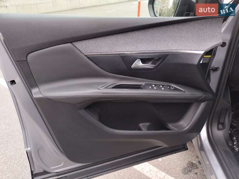 Внедорожник / Кроссовер Peugeot 3008 2020 в Киеве