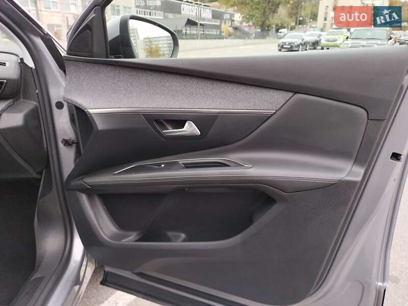 Внедорожник / Кроссовер Peugeot 3008 2020 в Киеве