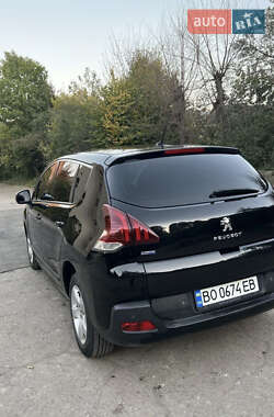 Внедорожник / Кроссовер Peugeot 3008 2016 в 