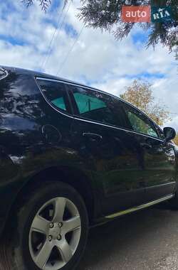 Внедорожник / Кроссовер Peugeot 3008 2010 в Надворной