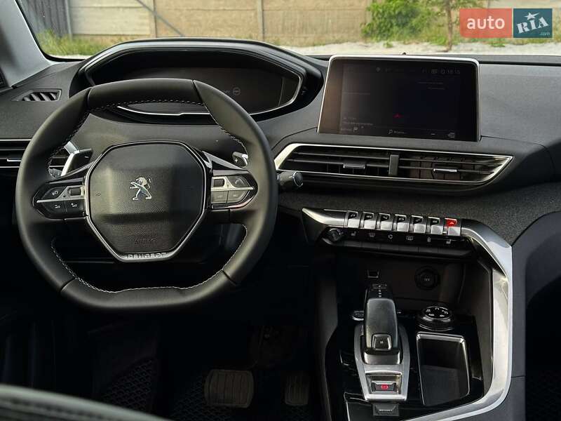 Внедорожник / Кроссовер Peugeot 3008 2018 в 