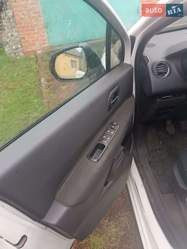 Позашляховик / Кросовер Peugeot 3008 2011 в Котельві фото 4 Позашляховик / Кросовер Peugeot 3008 2011 в Котельві