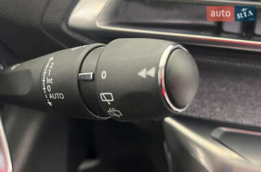 Позашляховик / Кросовер Peugeot 3008 2019 в 