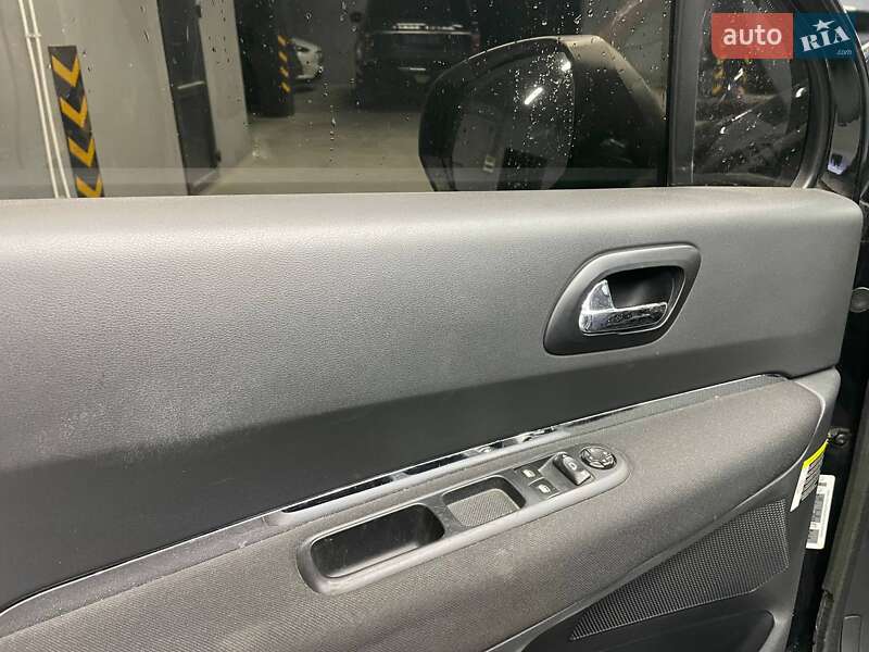 Внедорожник / Кроссовер Peugeot 3008 2011 в Черновцах