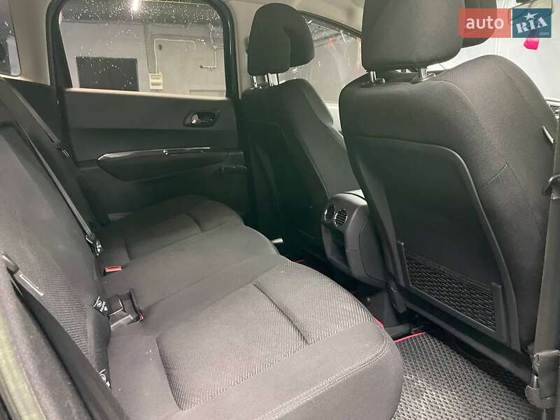 Внедорожник / Кроссовер Peugeot 3008 2011 в Черновцах