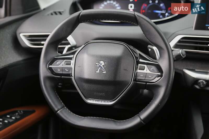 Внедорожник / Кроссовер Peugeot 3008 2016 в Киеве