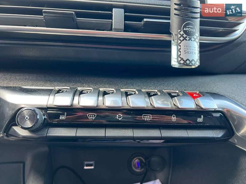 Внедорожник / Кроссовер Peugeot 3008 2017 в Львове