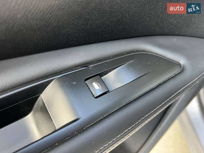 Внедорожник / Кроссовер Peugeot 3008 2017 в Львове